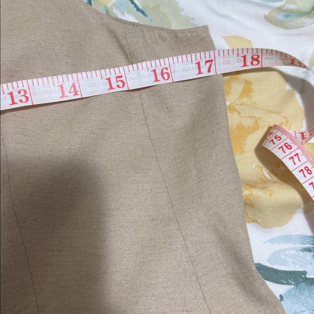 Banana Republic Beige Sleeveless Vest - Picture 5 of 6